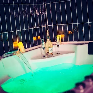 Du Mont D'or - Baignoire - Minibar Offert Love hôtel